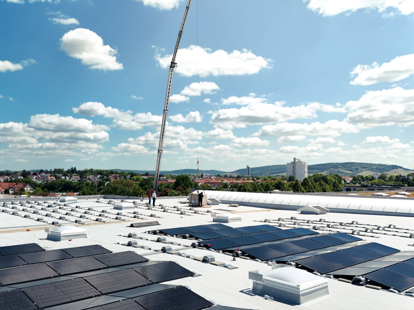 Verkranung PV-Module auf eine Gewerbehalle