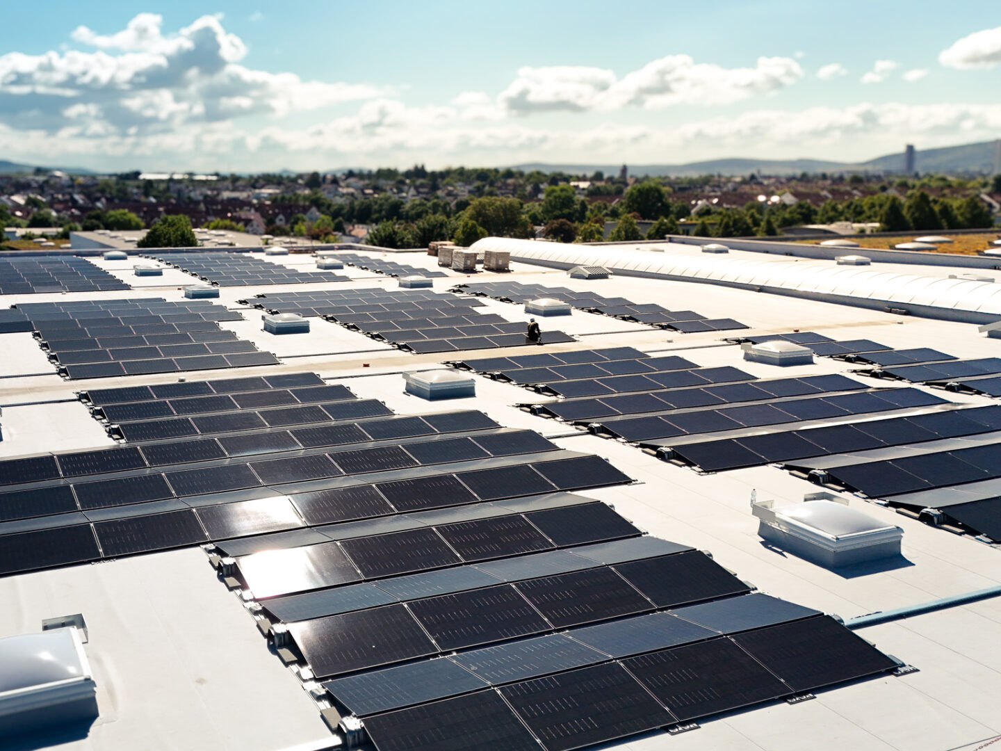 Großanlage PV auf einer Gewerbehalle