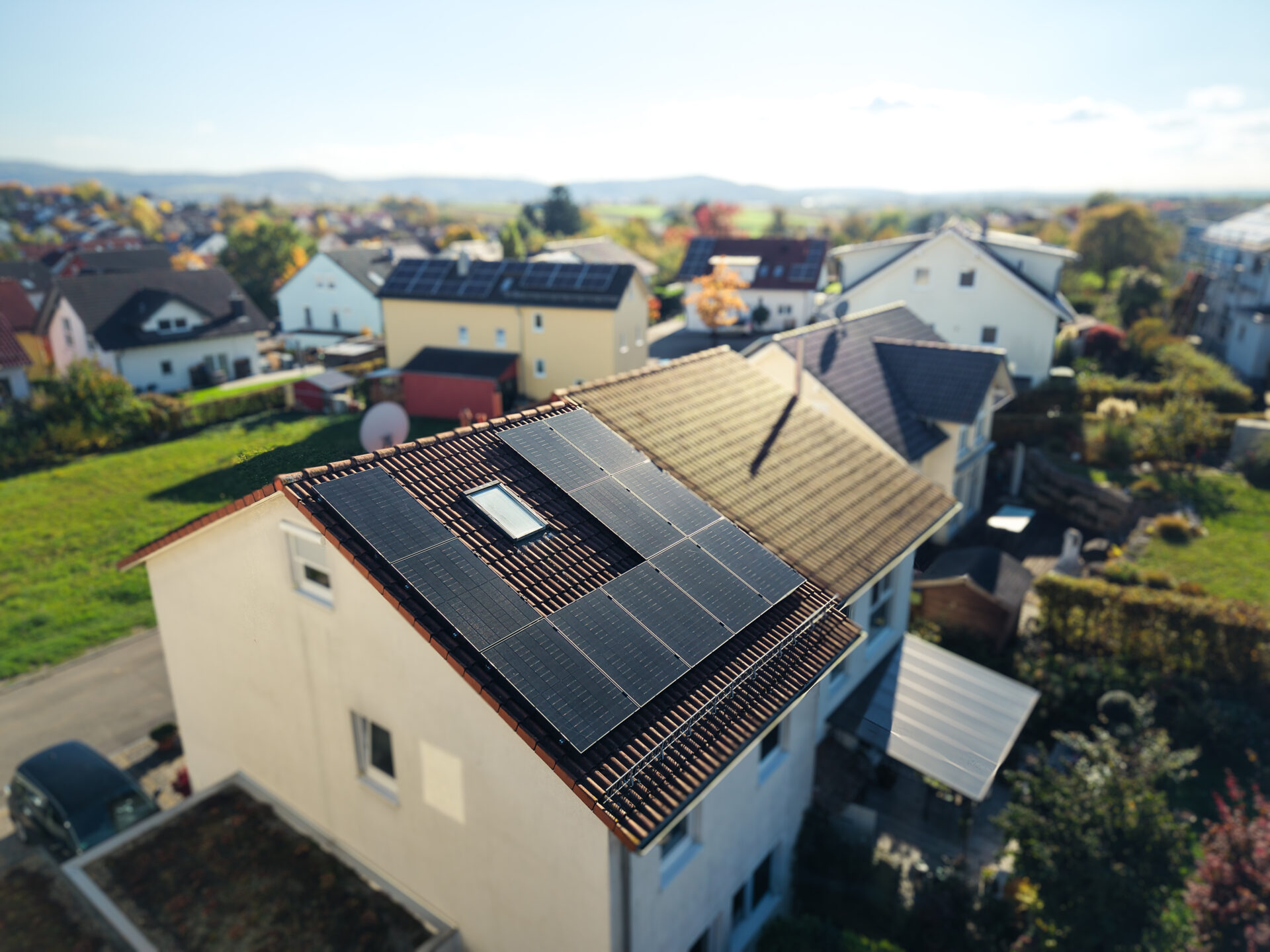 Vorort von Stuttgart mit PV-Anlagen Solaroffensive